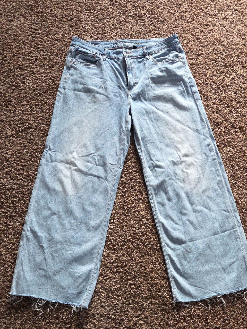 American Eagle Outfitters Light Wash Wide-Leg Jeans